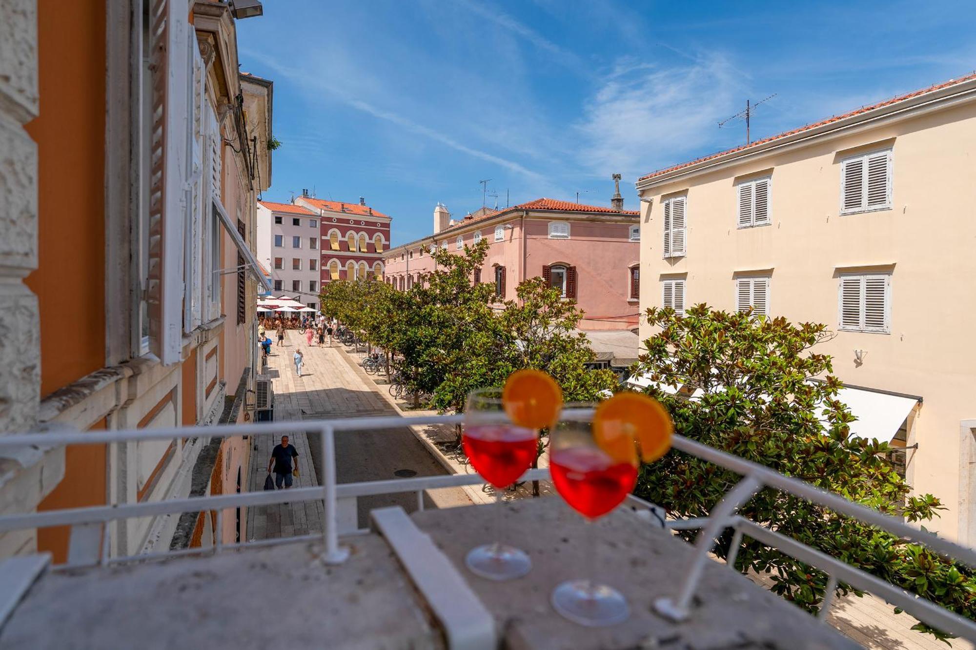 Romeo And Juliet Apartment With Balcony And Sea View Porec Exterior photo