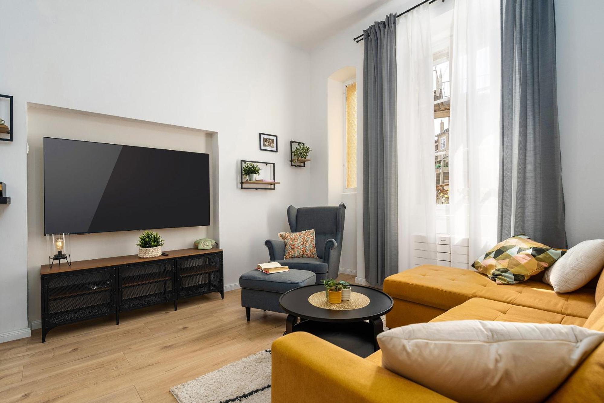 Romeo And Juliet Apartment With Balcony And Sea View Porec Exterior photo